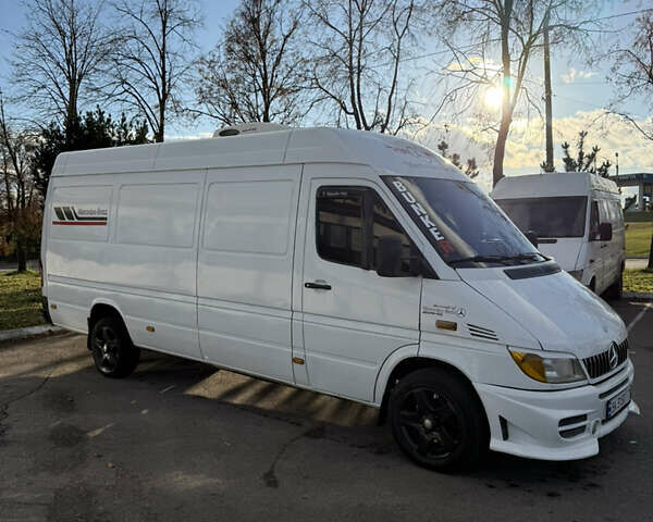 Белый Мерседес Sprinter, объемом двигателя 2.2 л и пробегом 467 тыс. км за 10300 $, фото 2 на Automoto.ua