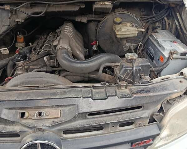 Білий Мерседес Sprinter, об'ємом двигуна 2.7 л та пробігом 472 тис. км за 12000 $, фото 2 на Automoto.ua