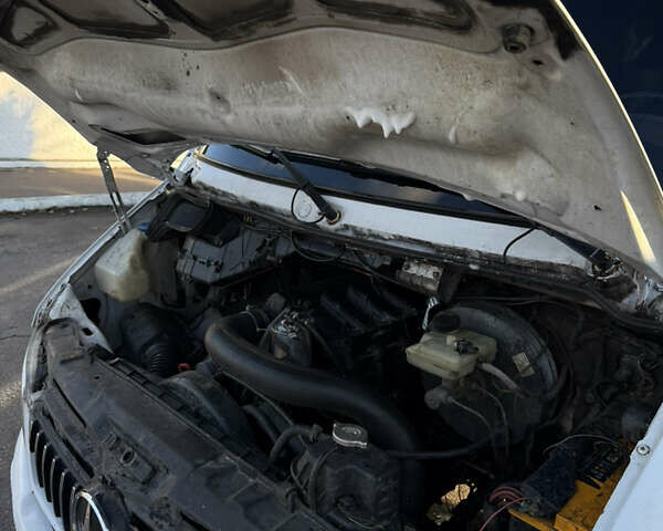 Белый Мерседес Sprinter, объемом двигателя 2.2 л и пробегом 467 тыс. км за 10300 $, фото 23 на Automoto.ua