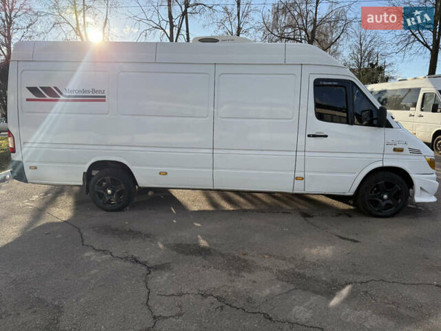 Белый Мерседес Sprinter, объемом двигателя 2.2 л и пробегом 467 тыс. км за 10300 $, фото 3 на Automoto.ua