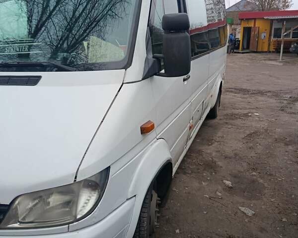 Білий Мерседес Sprinter, об'ємом двигуна 2.7 л та пробігом 472 тис. км за 12000 $, фото 4 на Automoto.ua