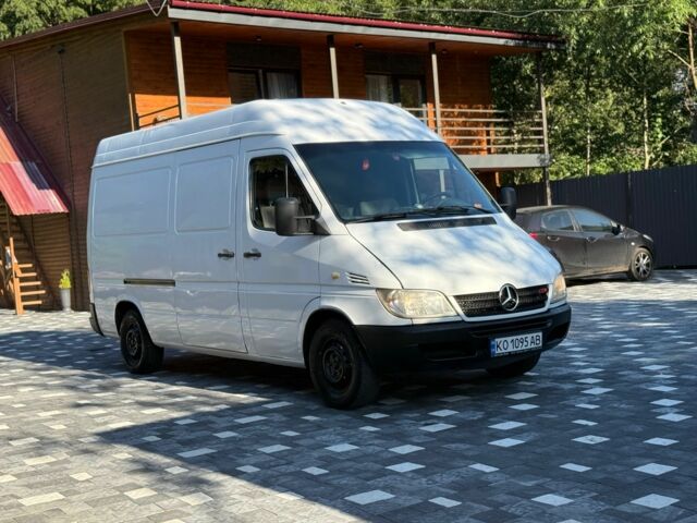 Белый Мерседес Sprinter, объемом двигателя 2.1 л и пробегом 381 тыс. км за 8200 $, фото 1 на Automoto.ua