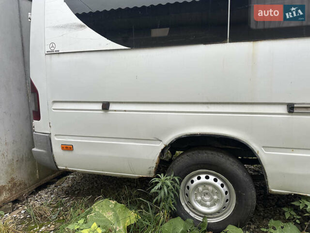 Белый Мерседес Sprinter, объемом двигателя 2.69 л и пробегом 631 тыс. км за 5800 $, фото 4 на Automoto.ua
