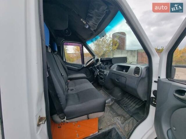 Белый Мерседес Sprinter, объемом двигателя 2.15 л и пробегом 648 тыс. км за 5600 $, фото 4 на Automoto.ua