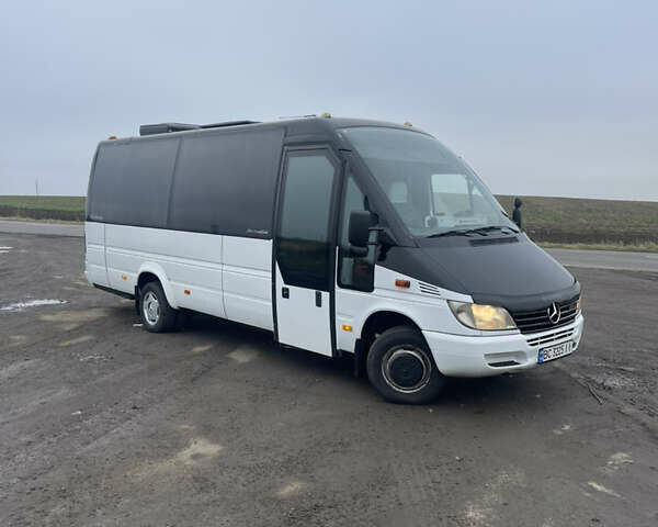 Белый Мерседес Sprinter, объемом двигателя 2.69 л и пробегом 400 тыс. км за 21999 $, фото 2 на Automoto.ua