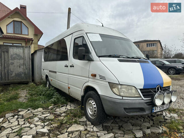 Белый Мерседес Sprinter, объемом двигателя 2.69 л и пробегом 631 тыс. км за 5800 $, фото 2 на Automoto.ua