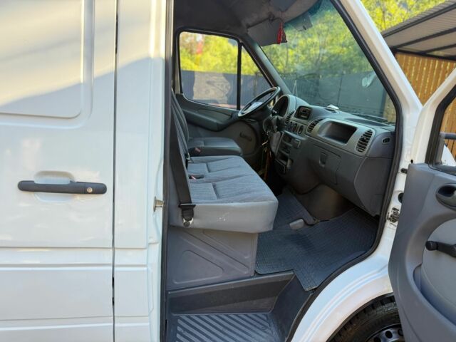 Белый Мерседес Sprinter, объемом двигателя 2.1 л и пробегом 381 тыс. км за 8200 $, фото 16 на Automoto.ua