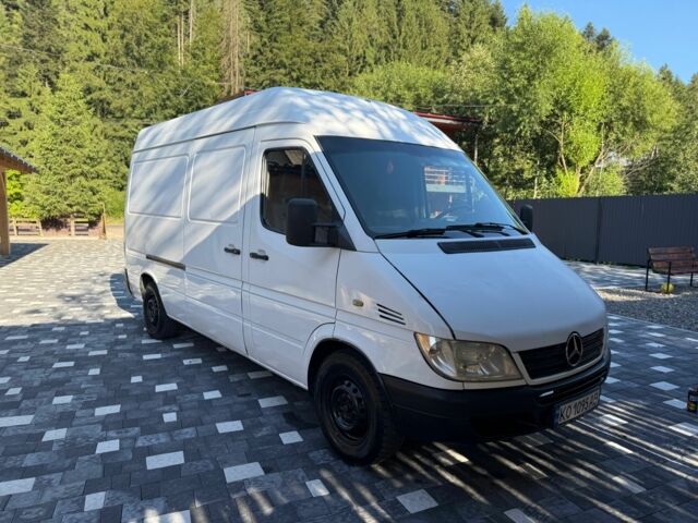 Белый Мерседес Sprinter, объемом двигателя 2.1 л и пробегом 381 тыс. км за 8200 $, фото 4 на Automoto.ua