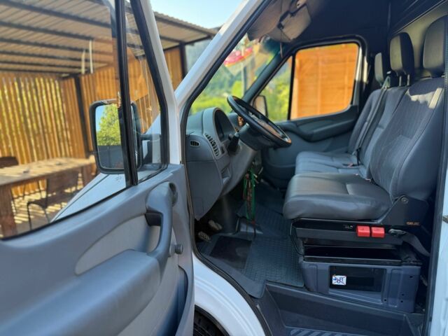 Белый Мерседес Sprinter, объемом двигателя 2.1 л и пробегом 381 тыс. км за 8200 $, фото 13 на Automoto.ua
