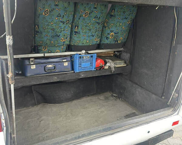 Белый Мерседес Sprinter, объемом двигателя 2.69 л и пробегом 400 тыс. км за 21999 $, фото 16 на Automoto.ua