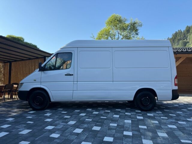 Белый Мерседес Sprinter, объемом двигателя 2.1 л и пробегом 381 тыс. км за 8200 $, фото 9 на Automoto.ua
