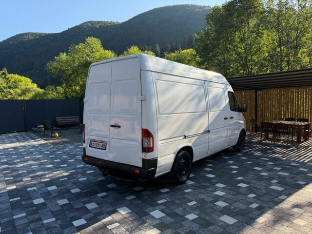 Белый Мерседес Sprinter, объемом двигателя 2.1 л и пробегом 381 тыс. км за 8200 $, фото 10 на Automoto.ua