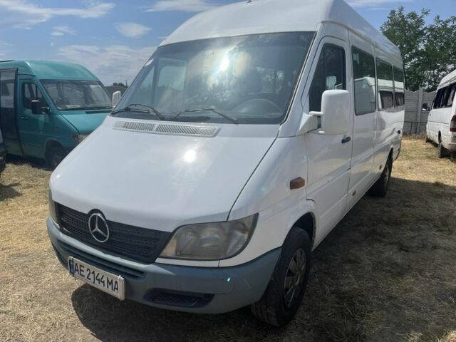Белый Мерседес Sprinter, объемом двигателя 0 л и пробегом 350 тыс. км за 8489 $, фото 1 на Automoto.ua
