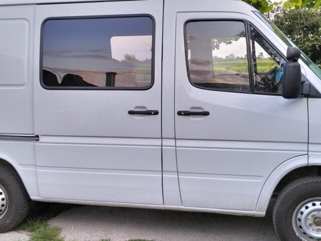 Белый Мерседес Sprinter, объемом двигателя 2.2 л и пробегом 290 тыс. км за 7700 $, фото 4 на Automoto.ua