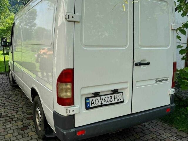 Белый Мерседес Sprinter, объемом двигателя 2.7 л и пробегом 850 тыс. км за 7000 $, фото 1 на Automoto.ua