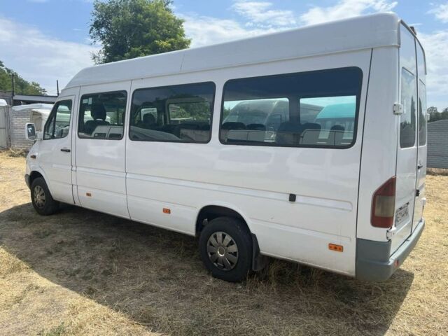 Белый Мерседес Sprinter, объемом двигателя 0 л и пробегом 350 тыс. км за 8489 $, фото 2 на Automoto.ua