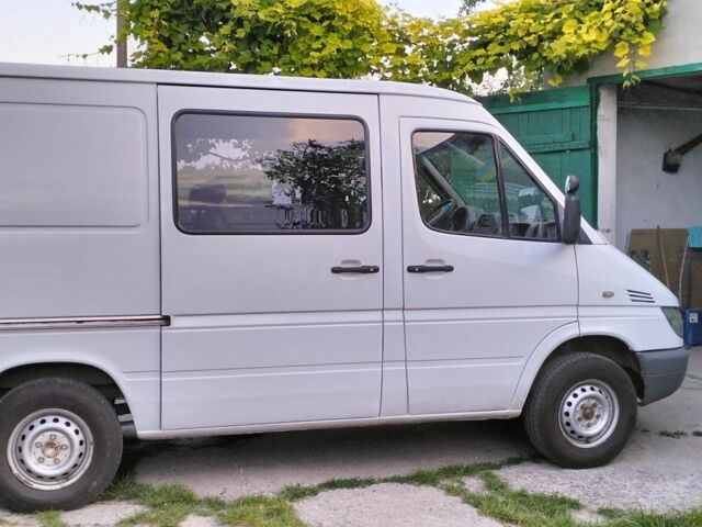 Белый Мерседес Sprinter, объемом двигателя 2.2 л и пробегом 290 тыс. км за 7700 $, фото 2 на Automoto.ua
