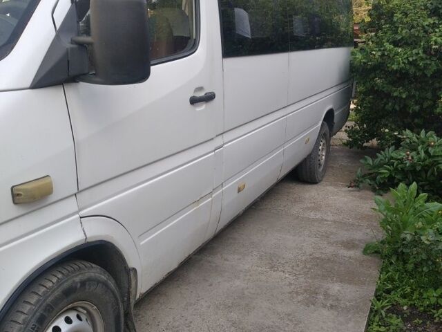 Білий Мерседес Sprinter, об'ємом двигуна 0 л та пробігом 500 тис. км за 5800 $, фото 2 на Automoto.ua