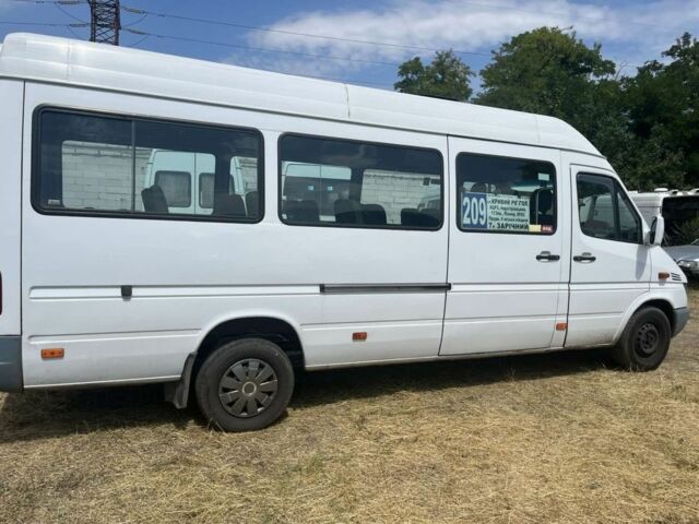 Белый Мерседес Sprinter, объемом двигателя 0 л и пробегом 350 тыс. км за 8489 $, фото 5 на Automoto.ua