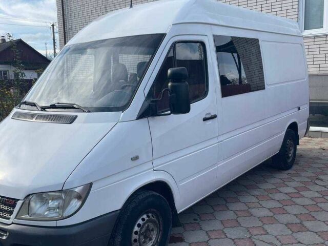 Белый Мерседес Sprinter, объемом двигателя 0.22 л и пробегом 551 тыс. км за 8700 $, фото 2 на Automoto.ua