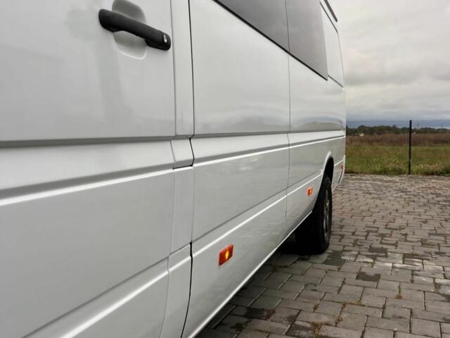 Белый Мерседес Sprinter, объемом двигателя 0 л и пробегом 400 тыс. км за 14000 $, фото 8 на Automoto.ua