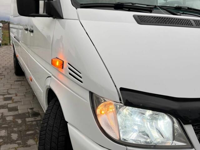 Белый Мерседес Sprinter, объемом двигателя 0 л и пробегом 400 тыс. км за 14000 $, фото 2 на Automoto.ua