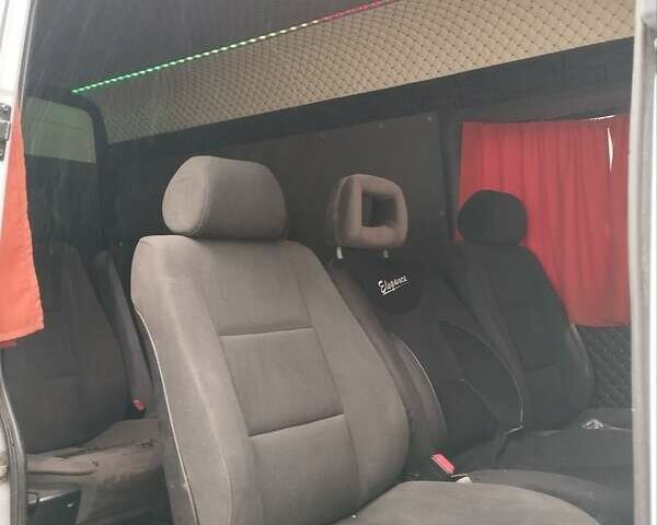 Белый Мерседес Sprinter, объемом двигателя 2.15 л и пробегом 4 тыс. км за 7600 $, фото 4 на Automoto.ua
