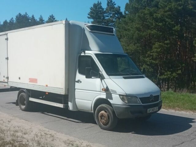 Белый Мерседес Sprinter, объемом двигателя 2.7 л и пробегом 400 тыс. км за 14500 $, фото 2 на Automoto.ua