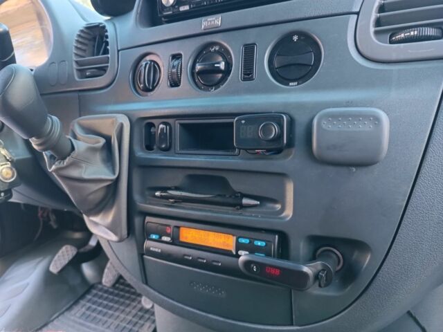 Белый Мерседес Sprinter, объемом двигателя 2.7 л и пробегом 603 тыс. км за 10900 $, фото 3 на Automoto.ua