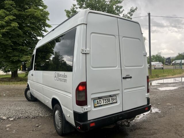 Белый Мерседес Sprinter, объемом двигателя 2.2 л и пробегом 650 тыс. км за 5300 $, фото 3 на Automoto.ua