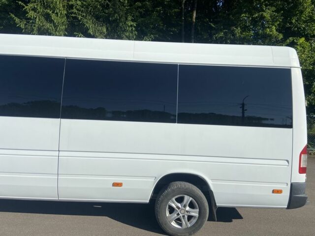 Белый Мерседес Sprinter, объемом двигателя 2.2 л и пробегом 850 тыс. км за 9700 $, фото 4 на Automoto.ua