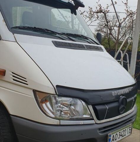 Белый Мерседес Sprinter, объемом двигателя 0.27 л и пробегом 600 тыс. км за 7900 $, фото 2 на Automoto.ua