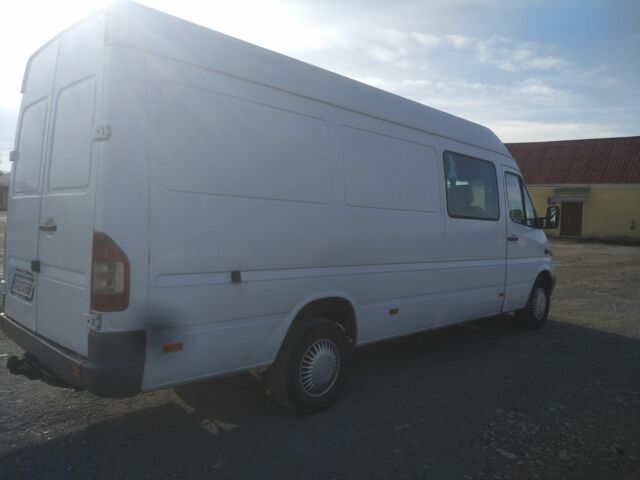 Белый Мерседес Sprinter, объемом двигателя 2.2 л и пробегом 350 тыс. км за 6400 $, фото 1 на Automoto.ua