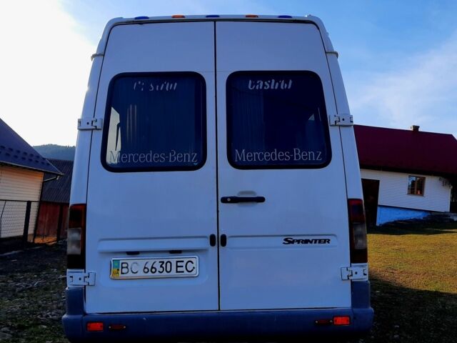 Белый Мерседес Sprinter, объемом двигателя 2.1 л и пробегом 450 тыс. км за 8599 $, фото 5 на Automoto.ua