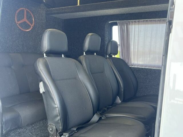 Белый Мерседес Sprinter, объемом двигателя 2.7 л и пробегом 433 тыс. км за 13000 $, фото 4 на Automoto.ua