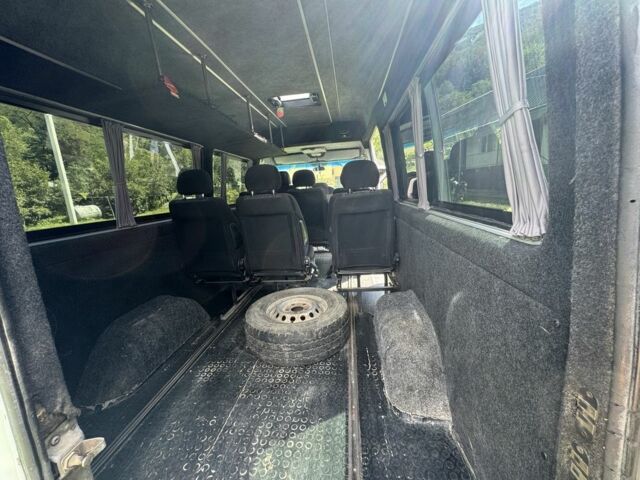 Белый Мерседес Sprinter, объемом двигателя 2.1 л и пробегом 545 тыс. км за 6800 $, фото 7 на Automoto.ua