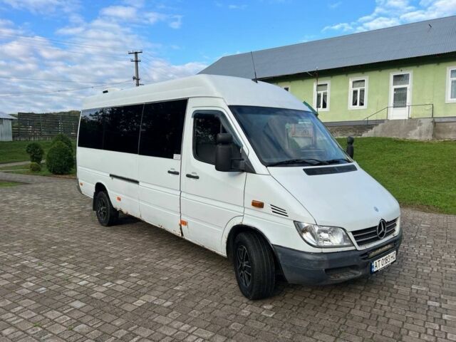 Белый Мерседес Sprinter, объемом двигателя 2.7 л и пробегом 200 тыс. км за 7800 $, фото 2 на Automoto.ua