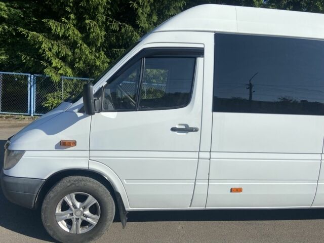 Белый Мерседес Sprinter, объемом двигателя 2.2 л и пробегом 850 тыс. км за 9700 $, фото 2 на Automoto.ua