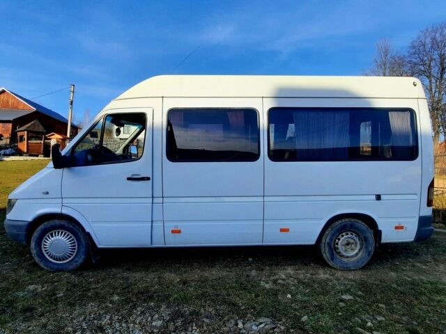 Белый Мерседес Sprinter, объемом двигателя 2.1 л и пробегом 450 тыс. км за 8599 $, фото 4 на Automoto.ua