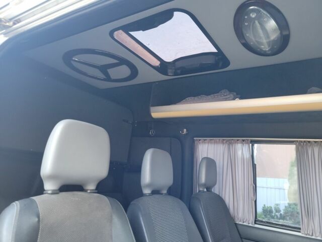 Белый Мерседес Sprinter, объемом двигателя 2.7 л и пробегом 450 тыс. км за 9199 $, фото 7 на Automoto.ua