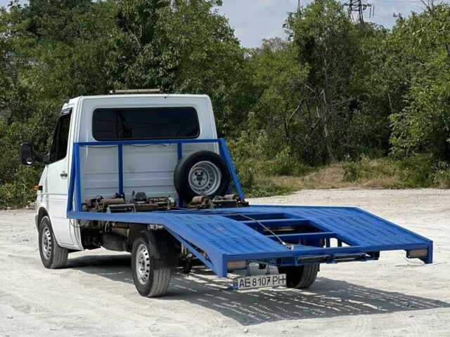 Белый Мерседес Sprinter, объемом двигателя 2.1 л и пробегом 500 тыс. км за 9800 $, фото 5 на Automoto.ua