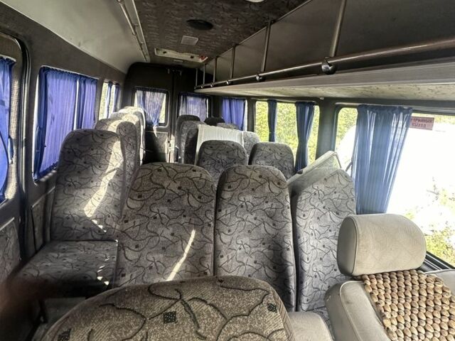 Белый Мерседес Sprinter, объемом двигателя 2.2 л и пробегом 320 тыс. км за 3500 $, фото 4 на Automoto.ua