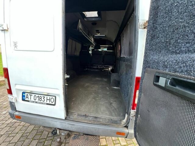 Белый Мерседес Sprinter, объемом двигателя 2.7 л и пробегом 200 тыс. км за 7800 $, фото 17 на Automoto.ua