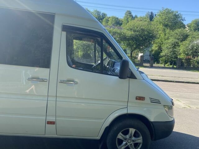 Белый Мерседес Sprinter, объемом двигателя 2.2 л и пробегом 850 тыс. км за 9700 $, фото 5 на Automoto.ua
