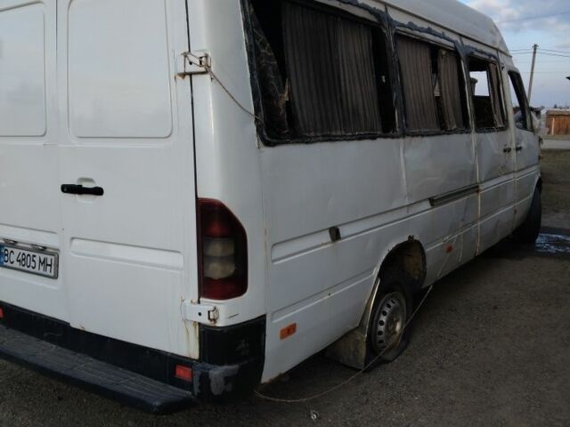 Белый Мерседес Sprinter, объемом двигателя 2.7 л и пробегом 600 тыс. км за 3500 $, фото 2 на Automoto.ua