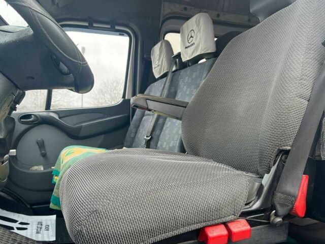 Белый Мерседес Sprinter, объемом двигателя 2.2 л и пробегом 561 тыс. км за 9500 $, фото 9 на Automoto.ua