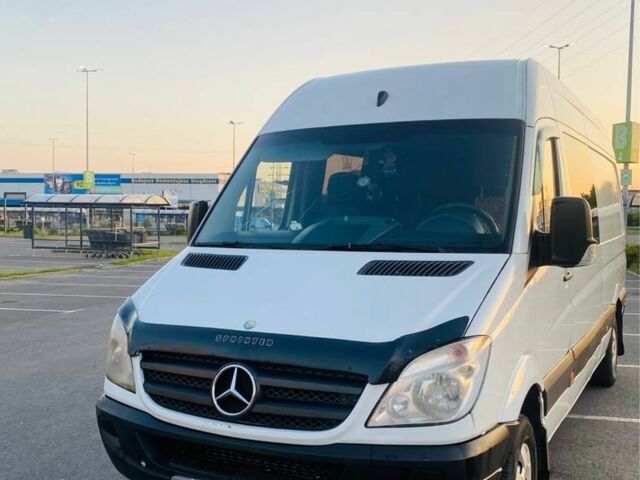 Білий Мерседес Sprinter, об'ємом двигуна 2.1 л та пробігом 500 тис. км за 10500 $, фото 1 на Automoto.ua