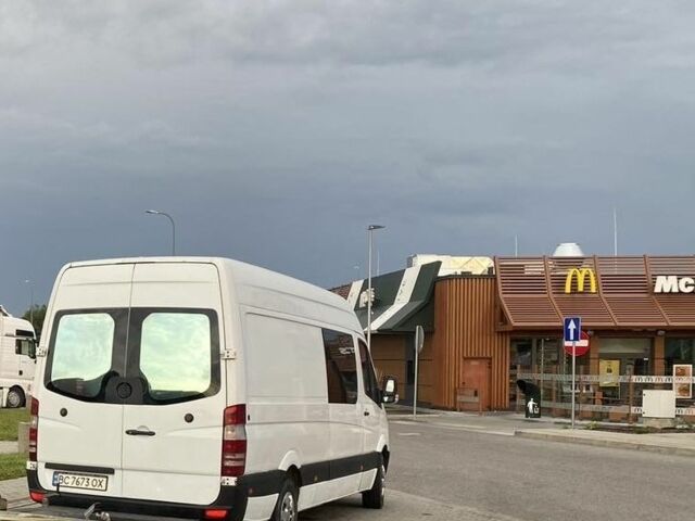 Белый Мерседес Sprinter, объемом двигателя 2.1 л и пробегом 370 тыс. км за 12700 $, фото 6 на Automoto.ua
