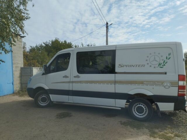 Белый Мерседес Sprinter, объемом двигателя 2.1 л и пробегом 340 тыс. км за 13066 $, фото 2 на Automoto.ua