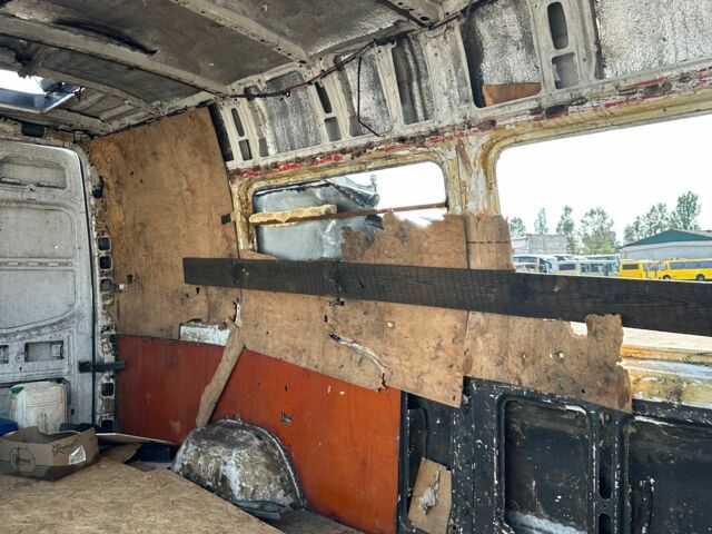 Белый Мерседес Sprinter, объемом двигателя 3 л и пробегом 910 тыс. км за 7205 $, фото 4 на Automoto.ua